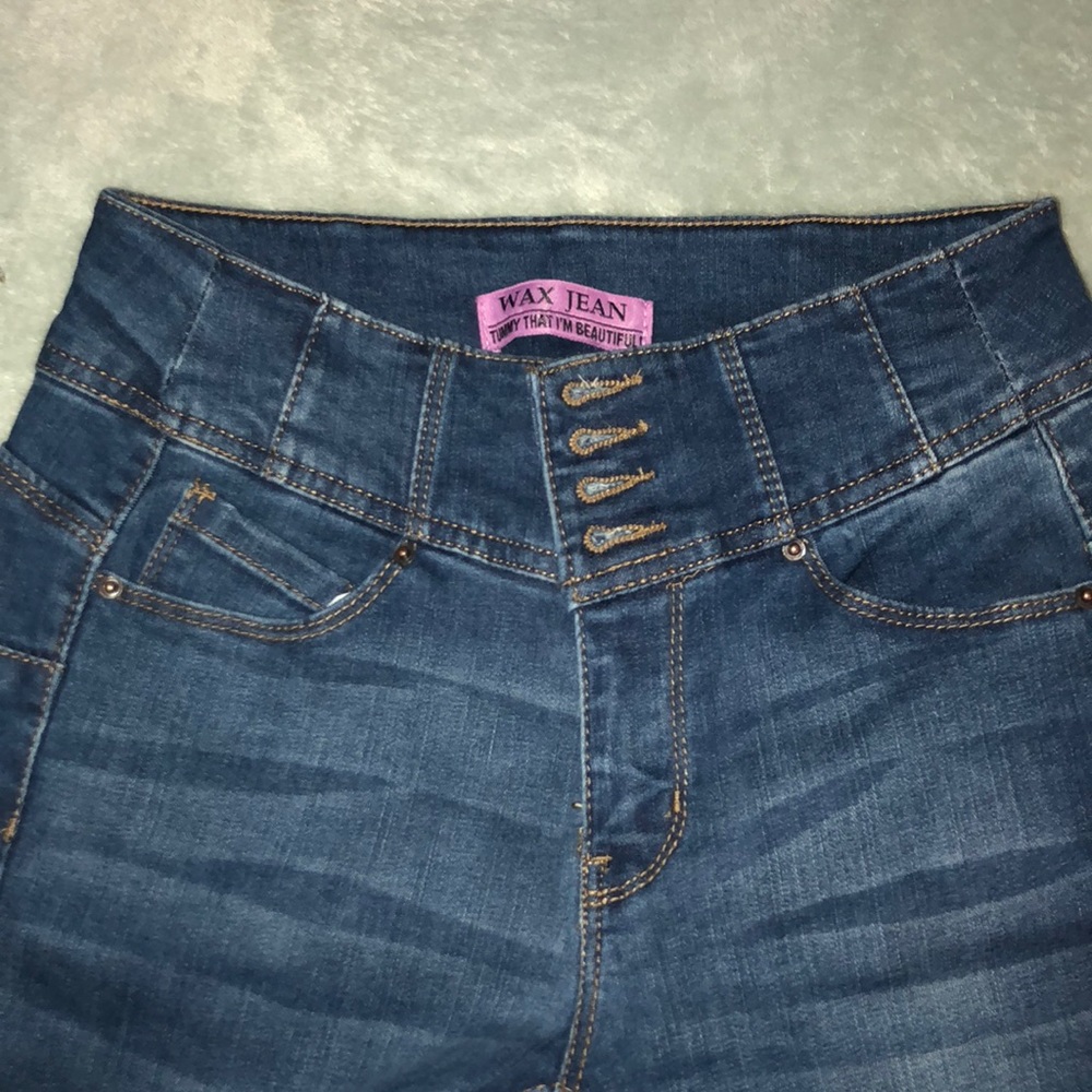 Keep Dreaming Booty Shaping Jeans - Picture 3 of 3